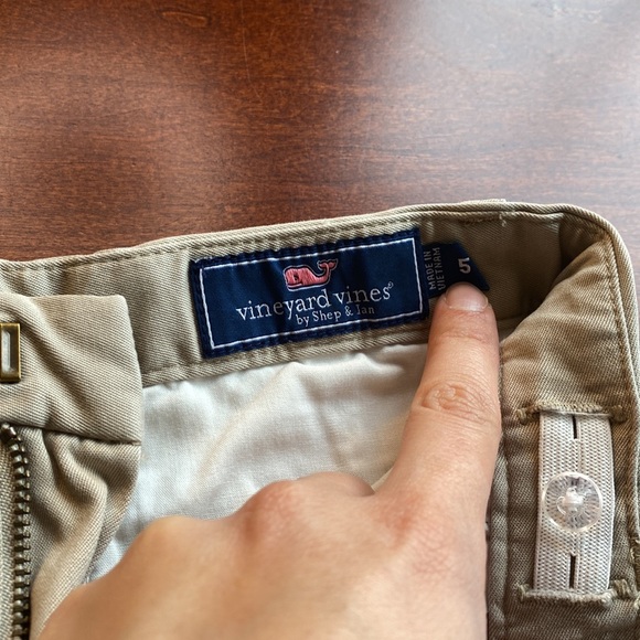 Vineyard Vines Boys Size 5 Khaki Shorts - Picture 2 of 3
